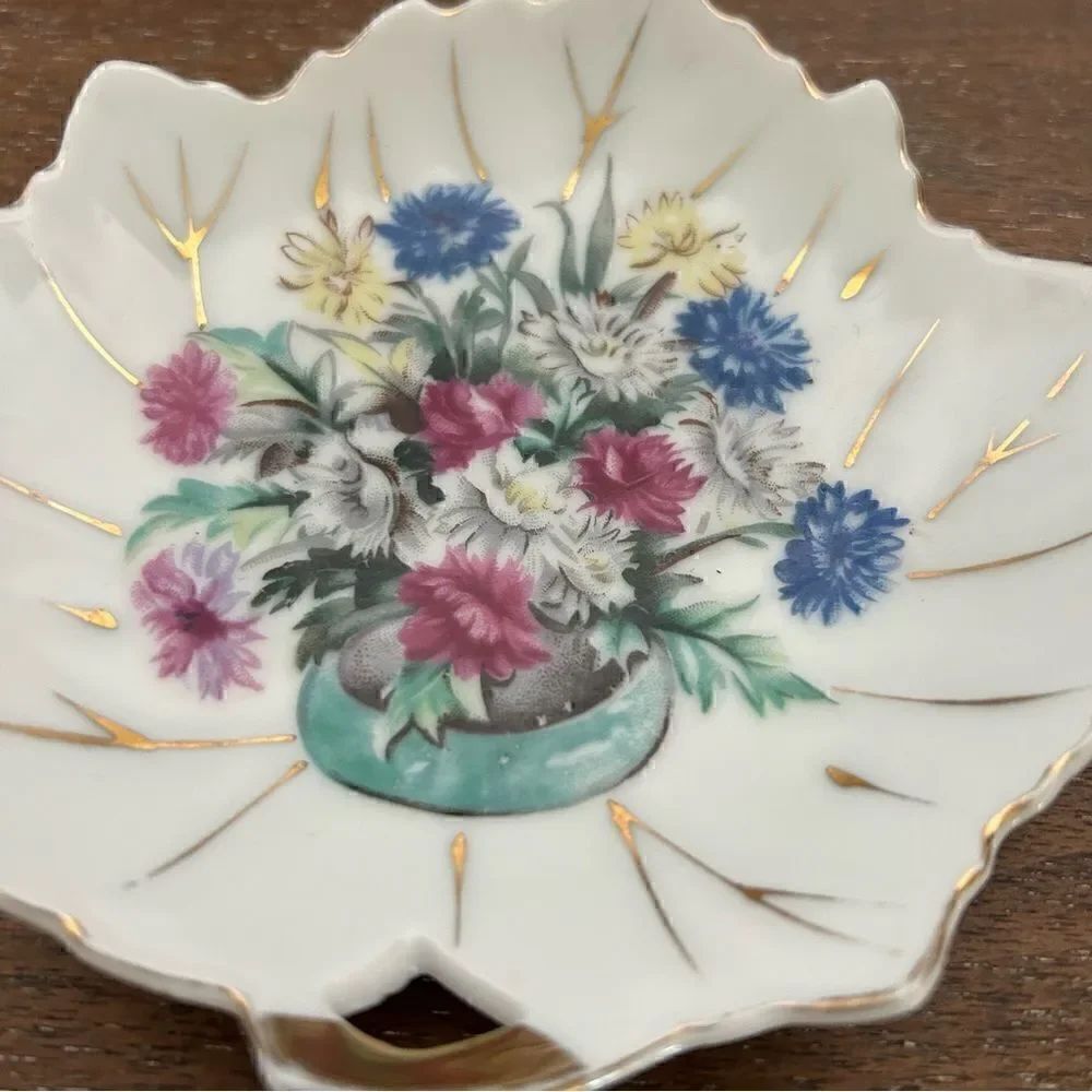 Small Ceramic Floral Print Dish - Picture 3 of 3